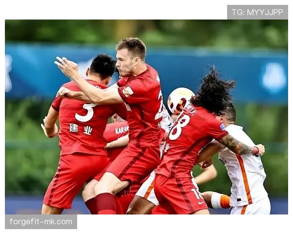 泰山队崛起背后:战术混乱、阵容老化矛盾加剧,豪门地位面临质疑! 泰山队崛起背后:战术混乱、阵容老化矛盾加剧,豪门地位面临质疑!