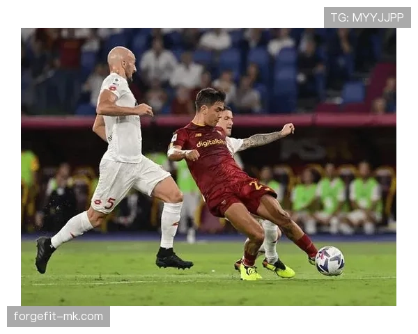 罗马战术选择引发争议,对球队近期表现形成影响 罗马战术选择引发争议,对球队近期表现形成影响